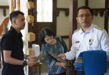 Gutmen Ajak Masyarakat Dukung Keberadaan Galeri UMKM Landak