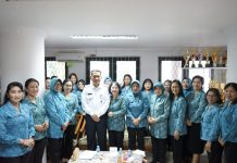 Gutmen Tinjau Sekretariat TP-PKK Landak
