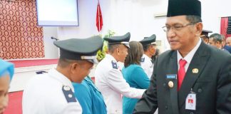 Gutmen Kukuhkan Perpanjangan Masa Jabatan Sembilan Kepala Desa di Landak