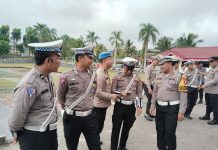 Antisipasi Judi Online, Provos Polres Landak Periksa Handphone Anggota