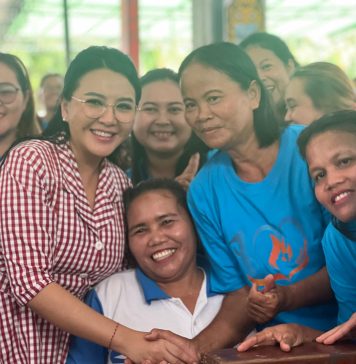 Karolin Tegaskan Tetap Maju di Pilkada Landak, Bantah Rumor Maju Sebagai Cawagub Kalbar