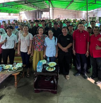 Temui Relawan KREN di Menjalin, Cornelis Pertegas Posisi Karolin-Erani di Pilkada Landak