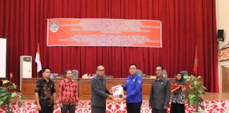 Pj. Bupati Sampaikan Pidato Pengantar Rancangan Perubahan KUA dan PPAS APBD 2024 ke DPRD Landak