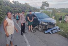 Hilang Kendali Saat Menyalip, Sepeda Motor Terlibat Kecelakaan Dengan Minibus