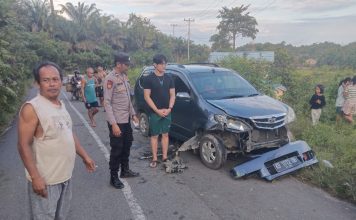 Hilang Kendali Saat Menyalip, Sepeda Motor Terlibat Kecelakaan Dengan Minibus