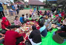 Karolin Apresiasi Acara Sedekah Kampong Masyarakat Desa Serimbu