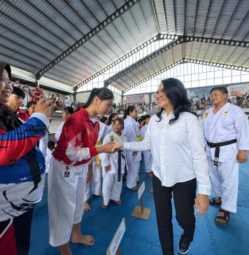 Dibuka Ketua Umum Forki Kalbar Karolin, Kejuaraan Karate se Kalbar Diikuti 29 Kontingen
