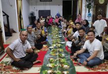 Bermalam Dirumah Warga, Kapolres Landak Ajak Jaga Kamtibmas Jelang Pilkada