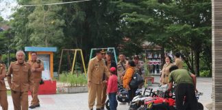 Gutmen Nainggolan Tinjau Sejumlah Fasilitas Umum Hingga Tempat Olah Raga di Kota Ngabang
