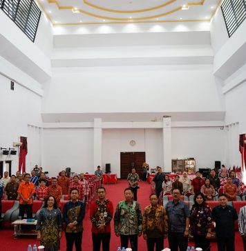 Pj. Bupati Landak Buka Sosialisasi Raperda Provinsi Kalbar Tentang RTRW