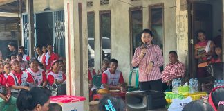 Karolin di Desa Amboyo Utara : Pilih Pemimpin Yang Terbukti dan Berpengalaman