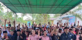 Karolin Ajak Masyarakat Desa Rantau Panjang Gunakan Hak Pilih Pada 27 November