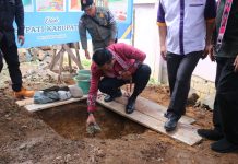 Gutmen Letakan Batu Pertama Pembangunan Gedung PAUD Kebun Anggur Nusantara Darit