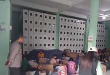 Polisi Pantau Proses Pelipatan Surat Suara di Gudang Logistik KPU Landak