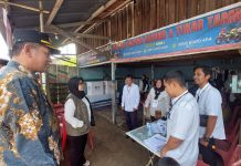 Pj. Bupati Landak Pastikan Pemungutan Suara Disejumlah TPS Berjalan Aman