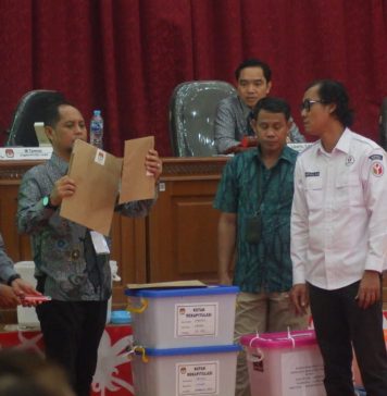 Rekapitulasi Pilkada Landak Selesai, Pasangan KREN Raih 122.922 Suara Ungguli Pasangan HEVI Dengan Raihan 102.876 Suara