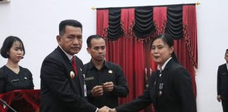 115 PNS Pemkab Landak Terima Tanda Kehormatan Satyalancana
