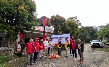 Bantu Masyarakat Terdampak Banjir Antam UBPB Kalbar Turunkan Tim ERG ke Landak