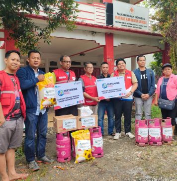 Bantuan Bagi Korban Banjir di Landak Terus Mengalir