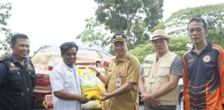 Pemkab Landak Terima Bantuan Banjir Dari PTPN IV Regional V Kalimantan