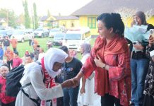 Penuh Haru, Bupati Karolin dan Forkopimda Sambut Kedatangan Jemaah Haji Landak