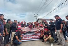 Aliansi Ormas Landak Gelar Aksi Damai Tolak Program Transmigrasi di Kalimantan Barat
