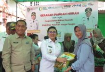 Bupati Landak Buka Gerakan Pangan Murah dan Tinjau Sekolah Hingga Layanan Publik di Mandor