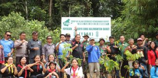 Kolaborasi IWO Landak Dengan Berbagai Pihak Tanam Ratusan Pohon di Sekolah Alam Dusun Leban