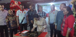 Bupati Karolin Resmikan Sekretariat Baru Yayasan Hati Suci Ngabang