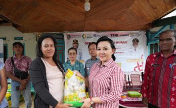 Bupati Karolin Buka Gerakan Pangan Murah di Ngabang, Tekan Harga dan Jaga Stok Pangan