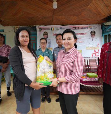 Bupati Karolin Buka Gerakan Pangan Murah di Ngabang, Tekan Harga dan Jaga Stok Pangan