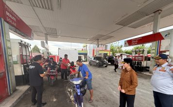 Antrean BBM di Landak Meningkat, Karolin Tinjau Langsung ke SPBU Ngabang