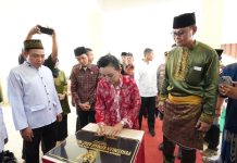 Resmikan Rumah Adat Melayu, Karolin Tekankan Persatuan dan Peran Nyata MABM di Landak