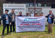 CSR PT PAR–PT PAS Bantu Rehabilitasi Ruang Kelas SDN 04 Paku Raya