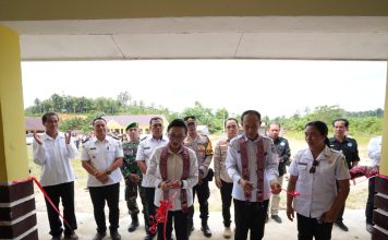Bupati Karolin Resmikan SMPN 5 Air Besar