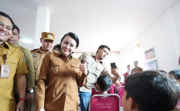 Karolin Soroti Stunting di Sompak, Ajak Orangtua Hentikan Kebiasaan Jajan Sembarangan pada Anak