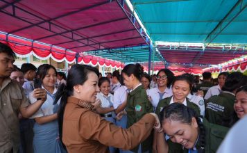 Bupati Karolin kepada Pemilih Pemula di Landak: Gunakan Hak Pilih, Jangan Gampang Diiming-imingi Uang