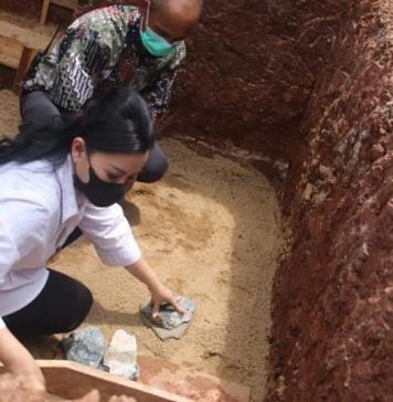 Bupati Landak Letakkan Batu Pertama Pembangunan Gereja Katolik Meranti