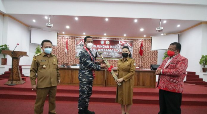 Bupati Dan Wakil Bupati Landak Sambut Kunjungan Kerja Danlantamal XII Pontianak