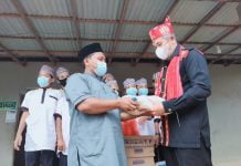 Bentuk Kepedulian Sesama Tokoh Adat Pajanang Bengkayang Serahkan Bantuan ke Panti Asuhan Hidayatullah