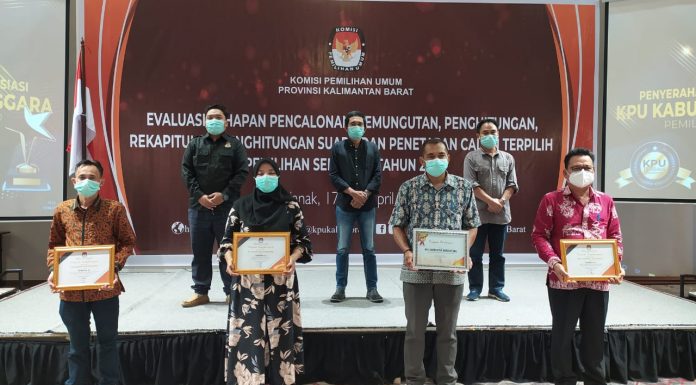 KPU Bengkayang Raih Tiga Penghargaan Dari KPU Provinsi Kalbar