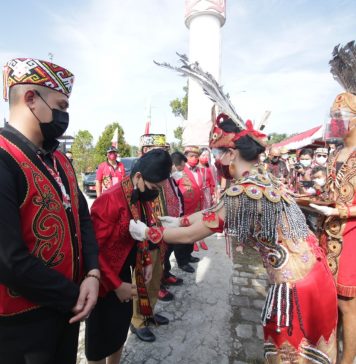 Bupati Landak Buka Acara Ritual Adat Naik Dango ke 36
