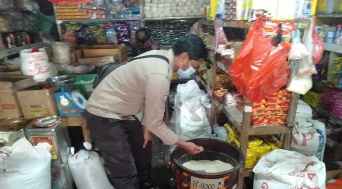 Pastikan Stok Sembako Aman Jelang Idul Fitri Polsek Menjalin Rutin Lakukan Pengawasan
