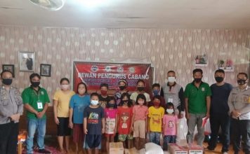 Peringatan May Day Gabungan Federasi Serikat Buruh Kabupaten Landak Serahkan Bantuan Kerumah Ibadah dan Panti Asuhan