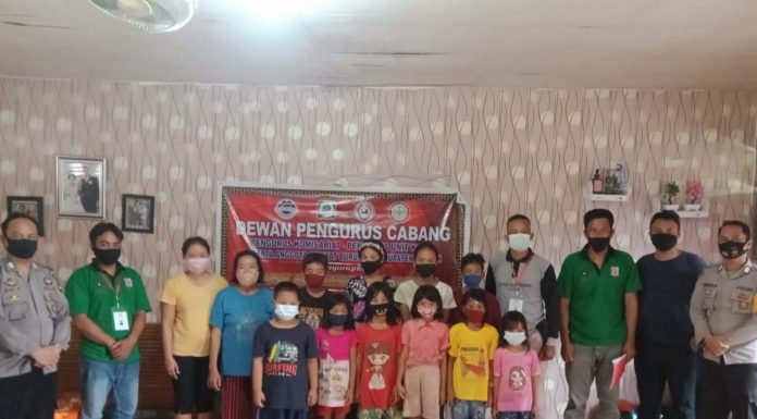 Peringatan May Day Gabungan Federasi Serikat Buruh Kabupaten Landak Serahkan Bantuan Kerumah Ibadah dan Panti Asuhan
