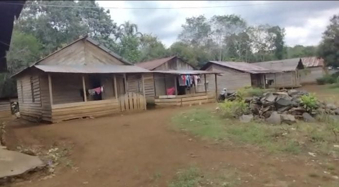 Warga Desa Lomba Karya Dambakan Aliran Listrik PLN