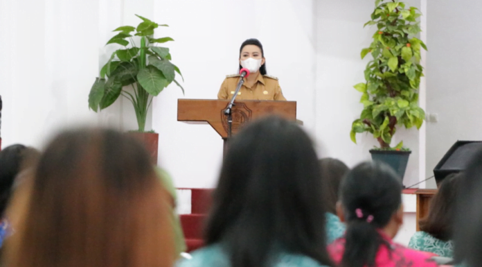 Bupati Karolin Minta TP PKK Landak Sosialisasikan Program Pemerintah