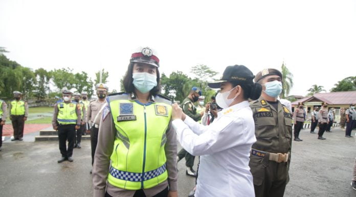 Bupati Landak Pimpin Apel Gelar Pasukan Operasi Ketupat Tahun 2021