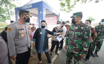 Bupati dan Kapolres Landak Tinjau Pelaksanaan Posko Cek Point Penyekatan Mudik