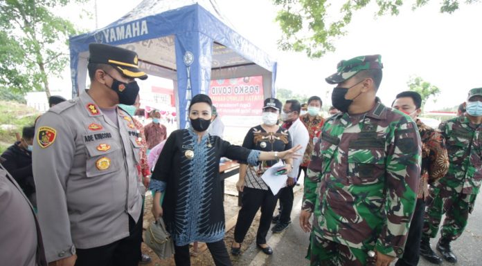 Bupati dan Kapolres Landak Tinjau Pelaksanaan Posko Cek Point Penyekatan Mudik
